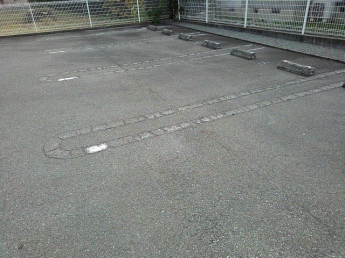 駐車場に車を止められます