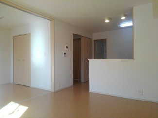ゆったり過ごせる居間です