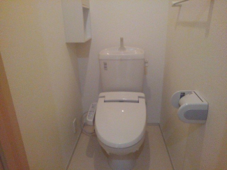 コンパクトで使いやすいトイレです