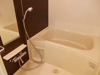 ゆったり過ごせるお風呂です