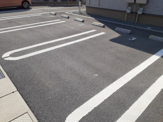 車をお持ちの方に嬉しい駐車場付きの物件です