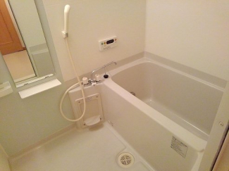 コンパクトで使いやすいお風呂です