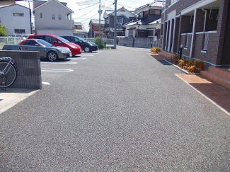 駐車場に車を止められます