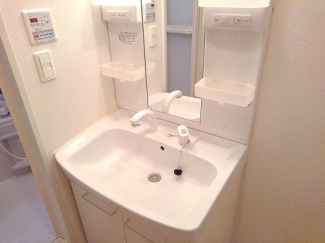 コンパクトで使いやすい洗面所