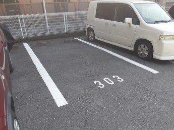 車をお持ちの方に嬉しい駐車場付きの物件です
