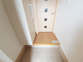 シンプルで使いやすい玄関です