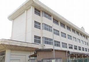 香寺中学校まで1500m