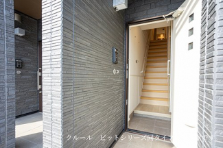 明るい玄関です