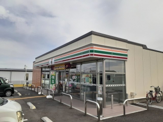セブンイレブンまで950m