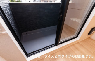 開放的で明るい空間を演出してくれるバルコニーです