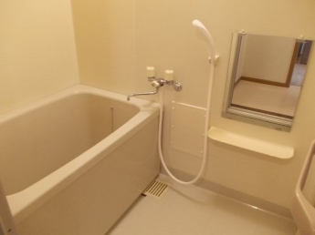 ゆったり過ごせるお風呂です