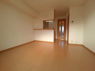 ゆったり過ごせる居間です