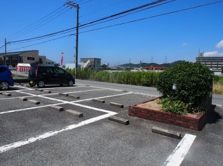 車をお持ちの方に嬉しい駐車場付きの物件です