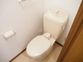 清潔感のあるトイレです