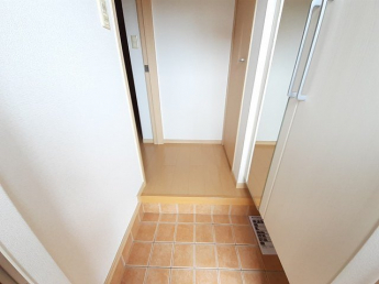 明るい玄関です