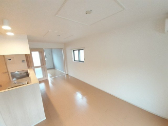 こちらの居間で趣味の時間をお楽しみください