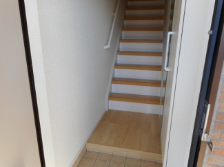 収納もある玄関です