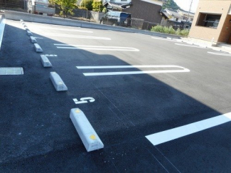 駐車場があるので、車を買う予定の方も安心です