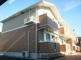 落ち着いた雰囲気の外観です