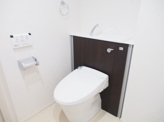 コンパクトで使いやすいトイレです