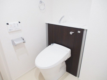 コンパクトで使いやすいトイレです