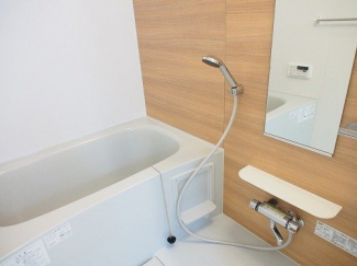 コンパクトで使いやすいお風呂です
