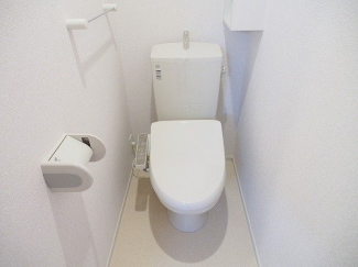 コンパクトで使いやすいトイレです