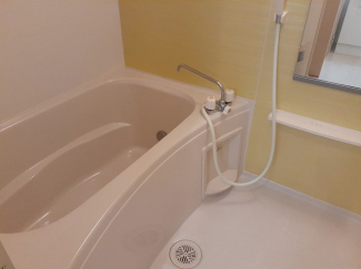 コンパクトで使いやすいお風呂です