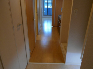 シンプルで使いやすい玄関です