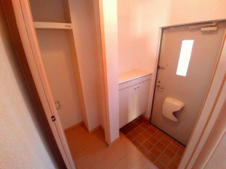 明るい玄関です