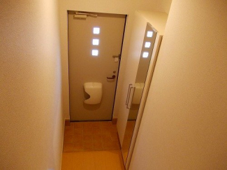 毎日通る玄関はこちらです