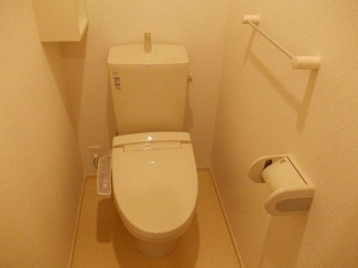 コンパクトで使いやすいトイレです