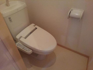 ゆったりとした空間のトイレです