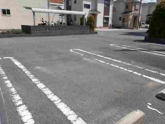 駐車場があるので、車を買う予定の方も安心です