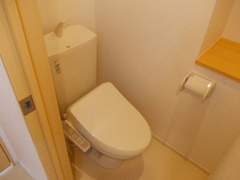 清潔感のあるトイレです