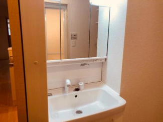 コンパクトで使いやすい洗面所
