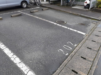駐車場に車を止められます
