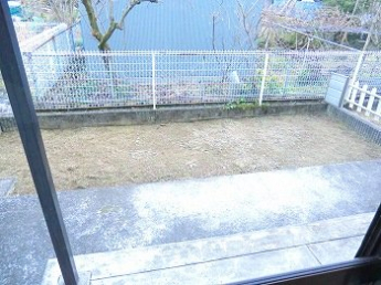 開放的で明るい空間を演出してくれるバルコニーです