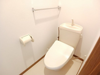 コンパクトで使いやすいトイレです