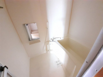 明るい洗面所です
