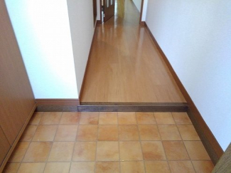 明るい玄関です