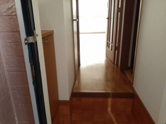 収納もある玄関です