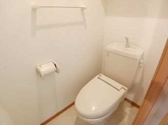 清潔感のあるトイレです