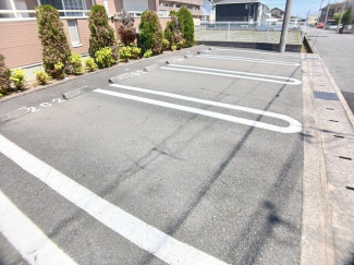 駐車場があるので、車を買う予定の方も安心です