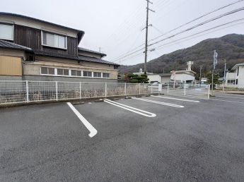 駐車場に車を止められます