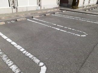 駐車場があるので、車を買う予定の方も安心です