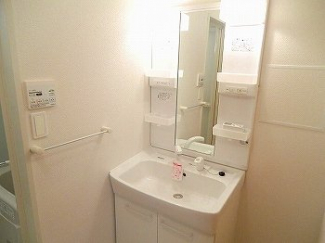 コンパクトで使いやすい洗面所