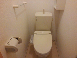 コンパクトで使いやすいトイレです