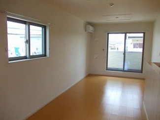 開放的で明るい空間を演出してくれるバルコニーです