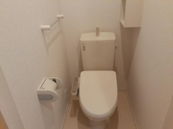 コンパクトで使いやすいトイレです